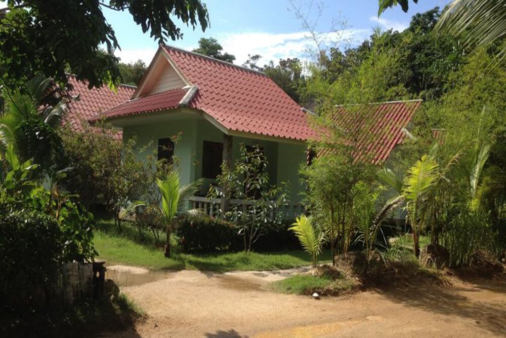 Phuwadee Resort And Spa 38/48