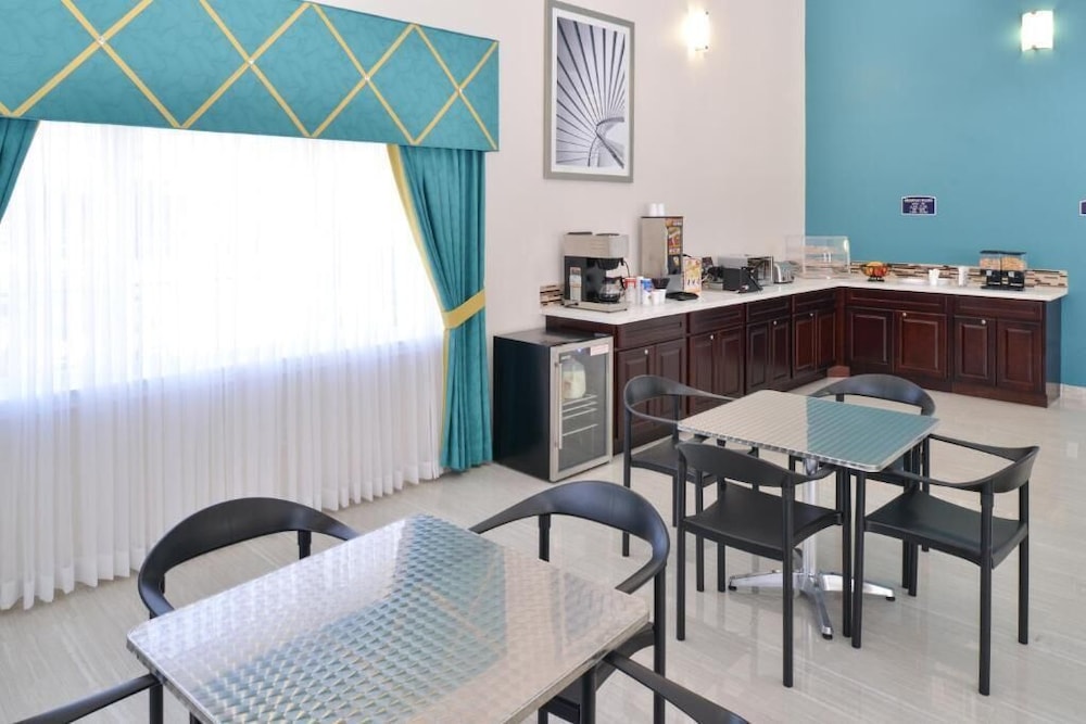 Americas Best Value Inn & Suites Houston NW 26/36
