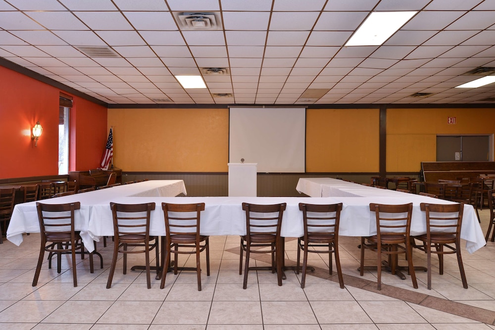 Castle Inn & Suites Anadarko 14/18