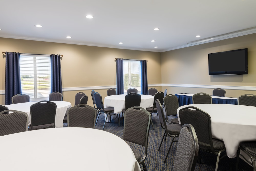 Holiday Inn Express Hotel Suites New Iberia Avery Island 62/80