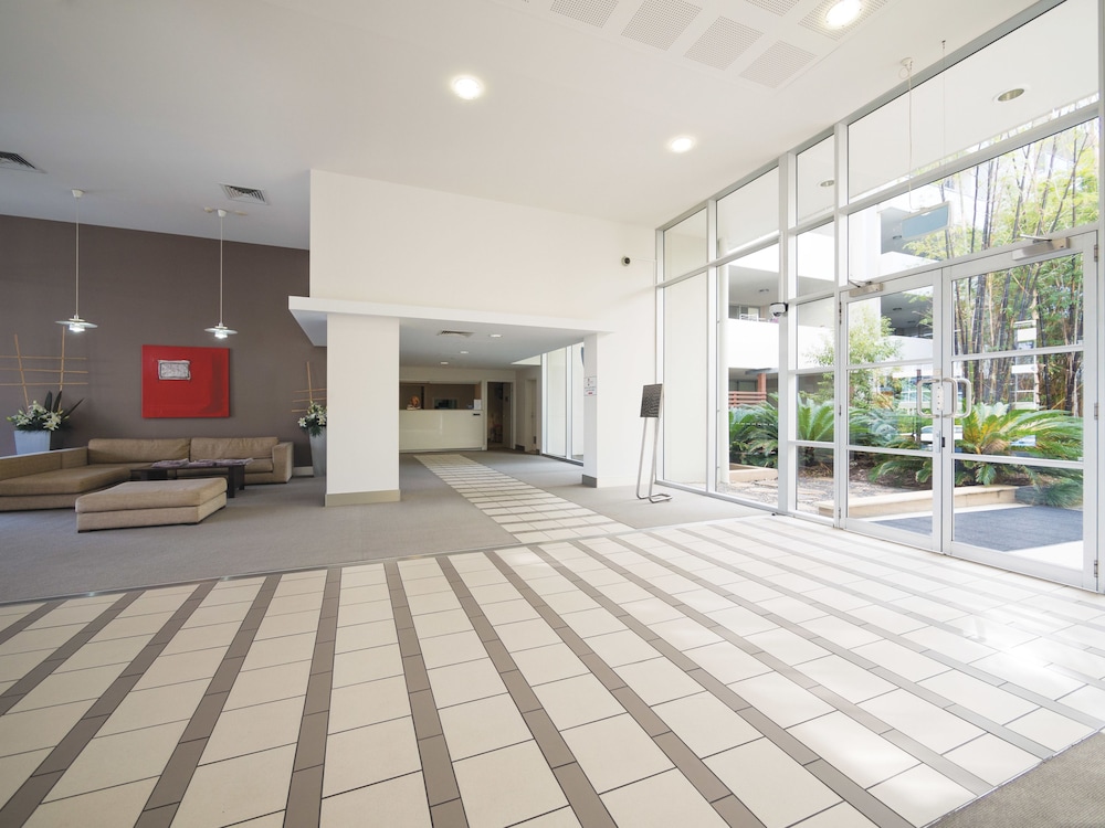 Oaks Brisbane Mews Suites 19/27