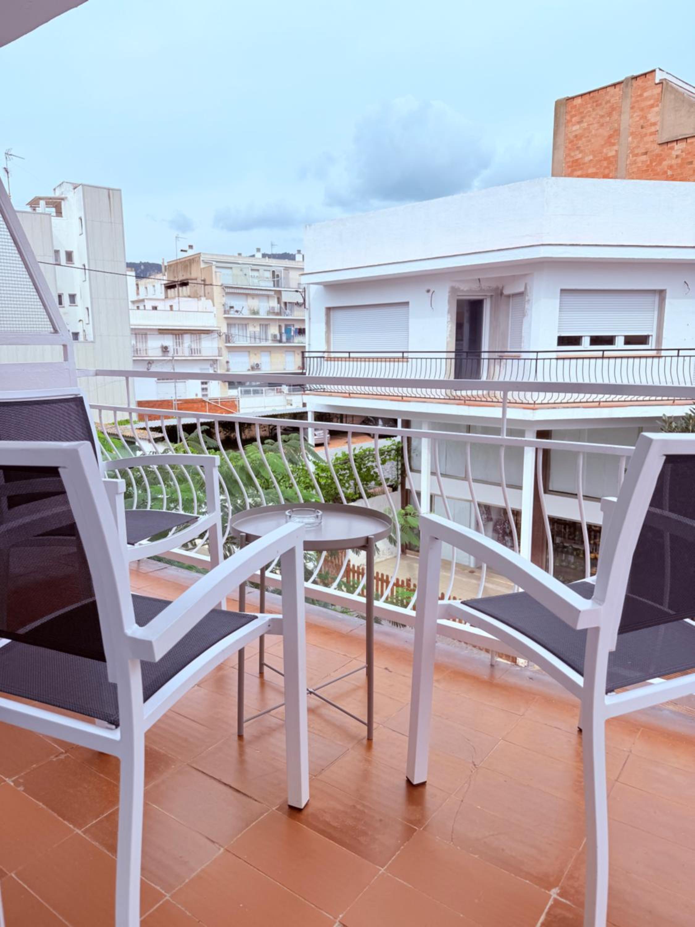 L'illa Hotel 17/25