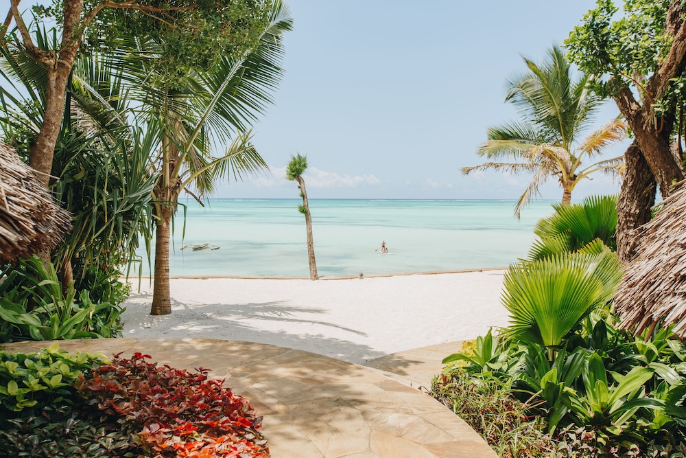 Tulia Zanzibar Unique Beach Resort 35/65