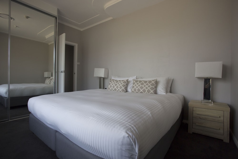 Seabreeze Hotel 6/36