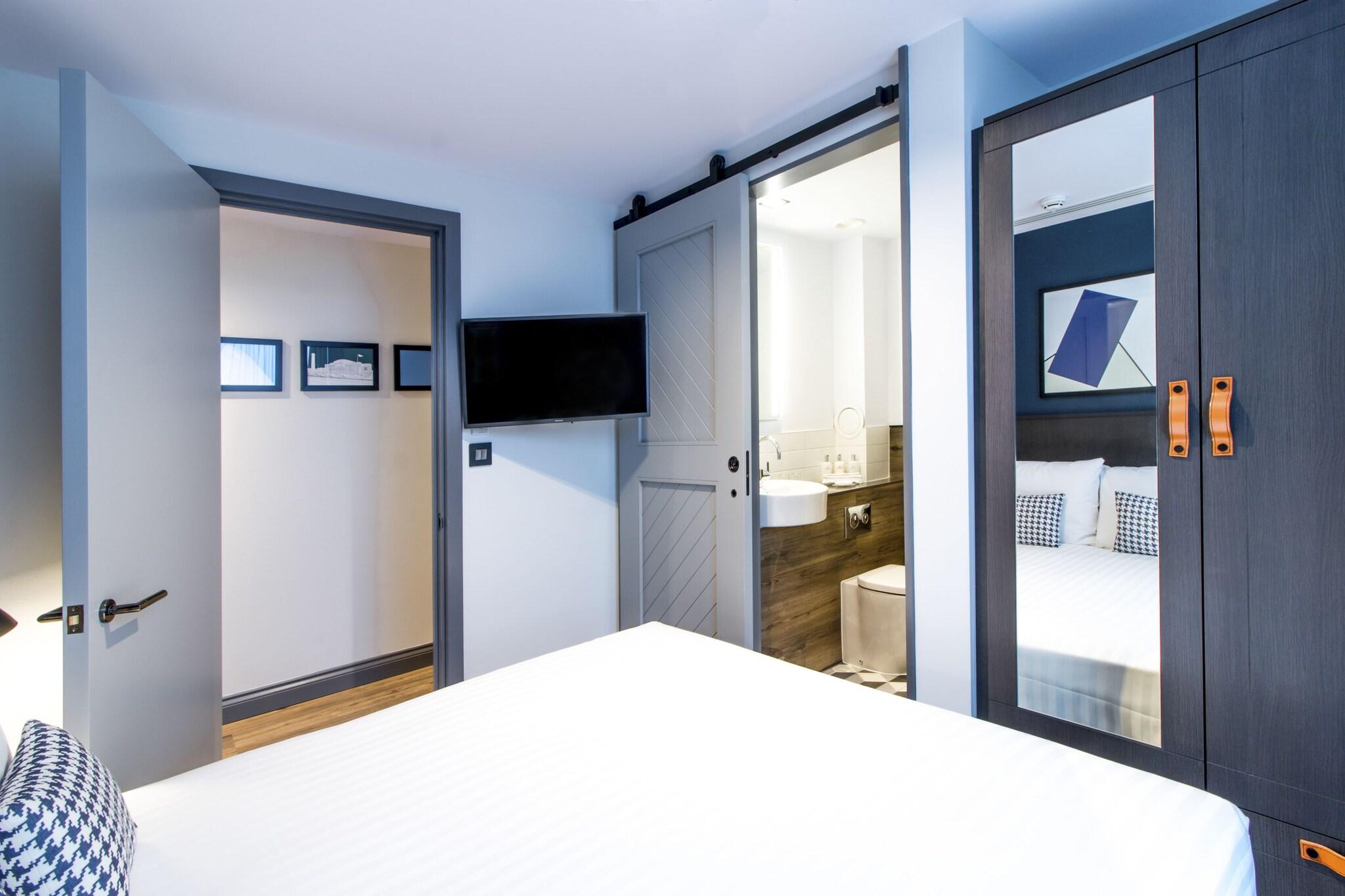 Suite, Double Bed