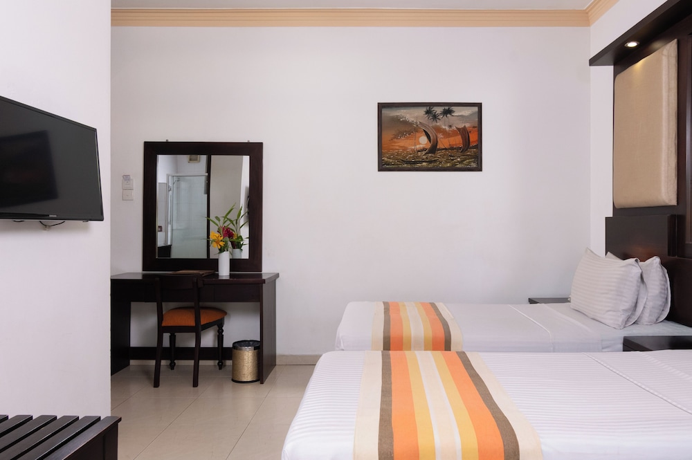 Oak Ray Serene Garden Hotel 24/64