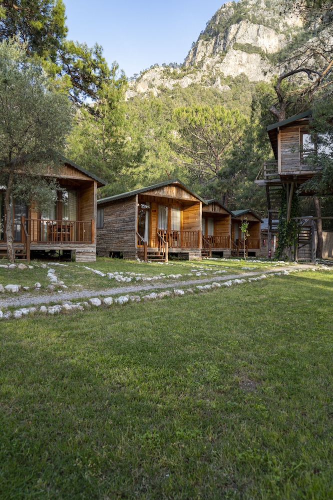 Sea Valley Lodge 40/50