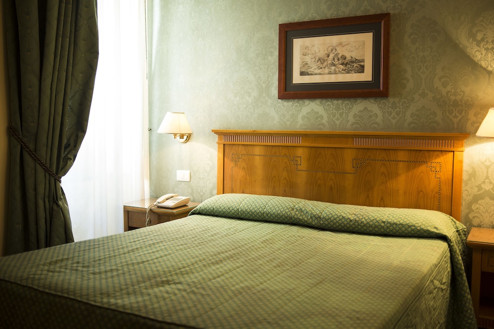 ROOM, TRIPLE