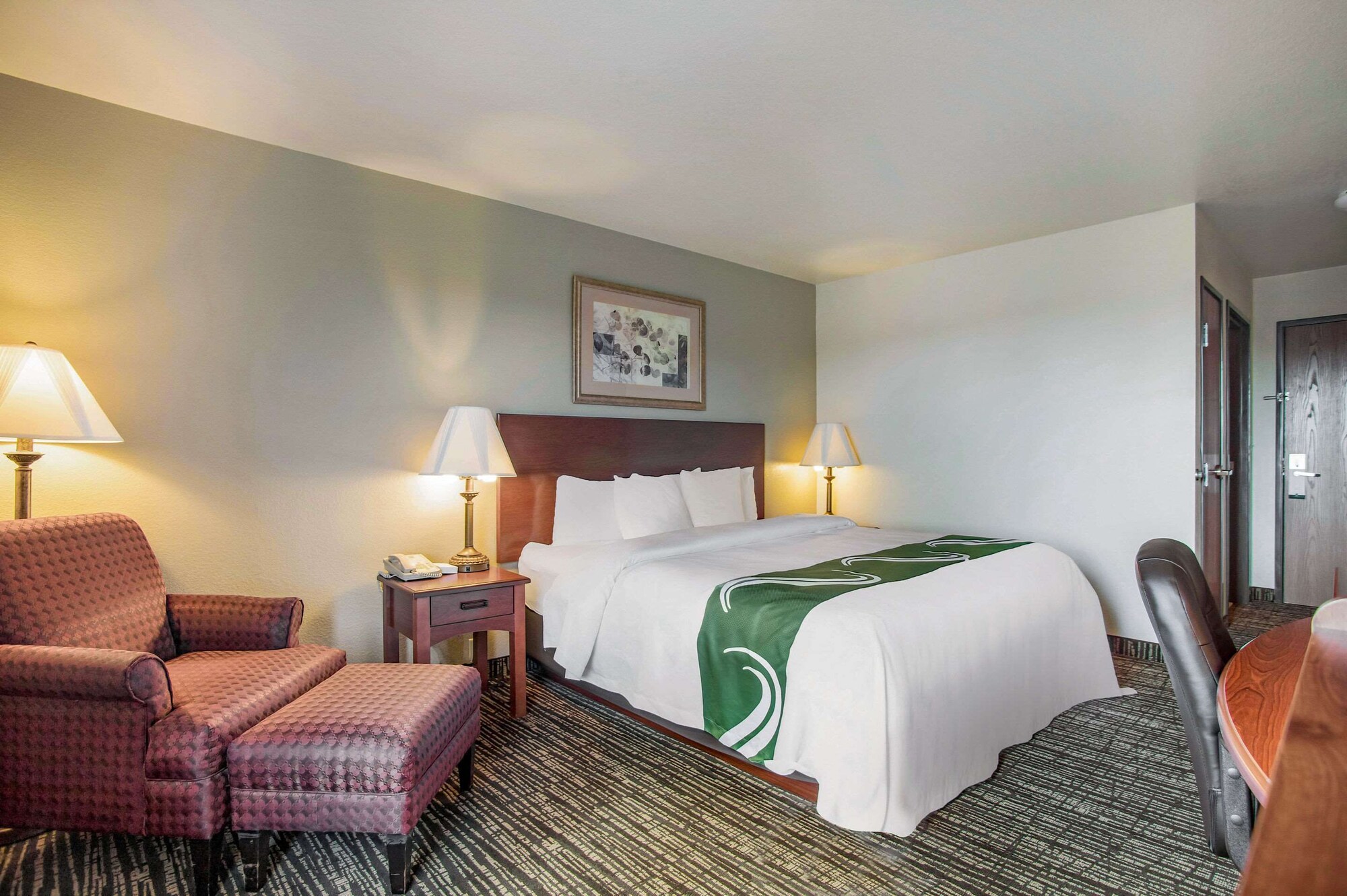 Suite, King Bed, Jetted Tub
