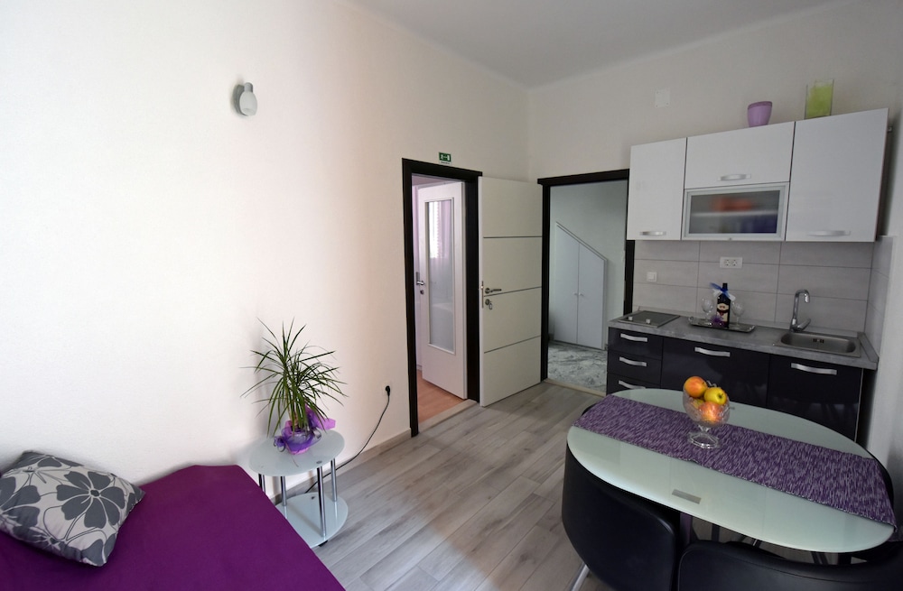 Kuzma Rooms 48/69