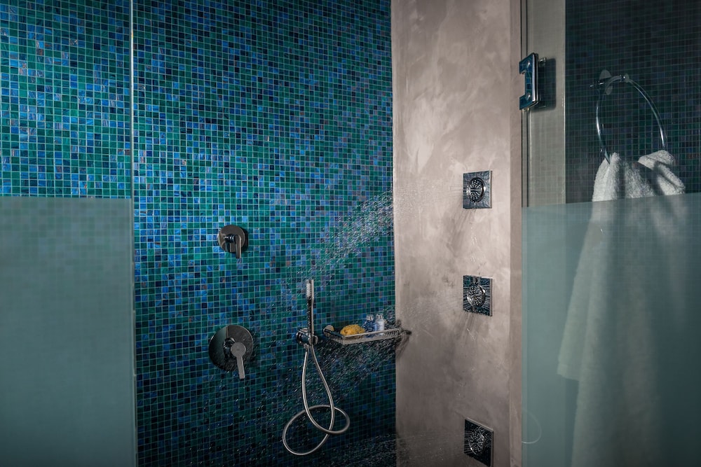 Elements Of Caldera Suites 49/50