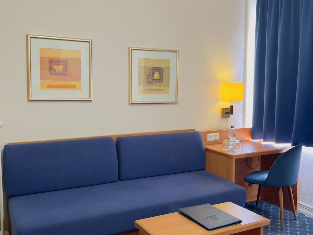 Elbbrucken Hotel 35/50
