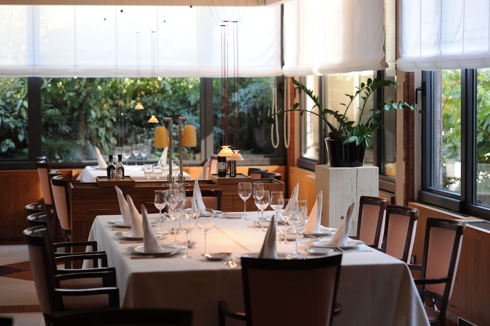 Milan Hotel Restaraunt Enoteca 18/28