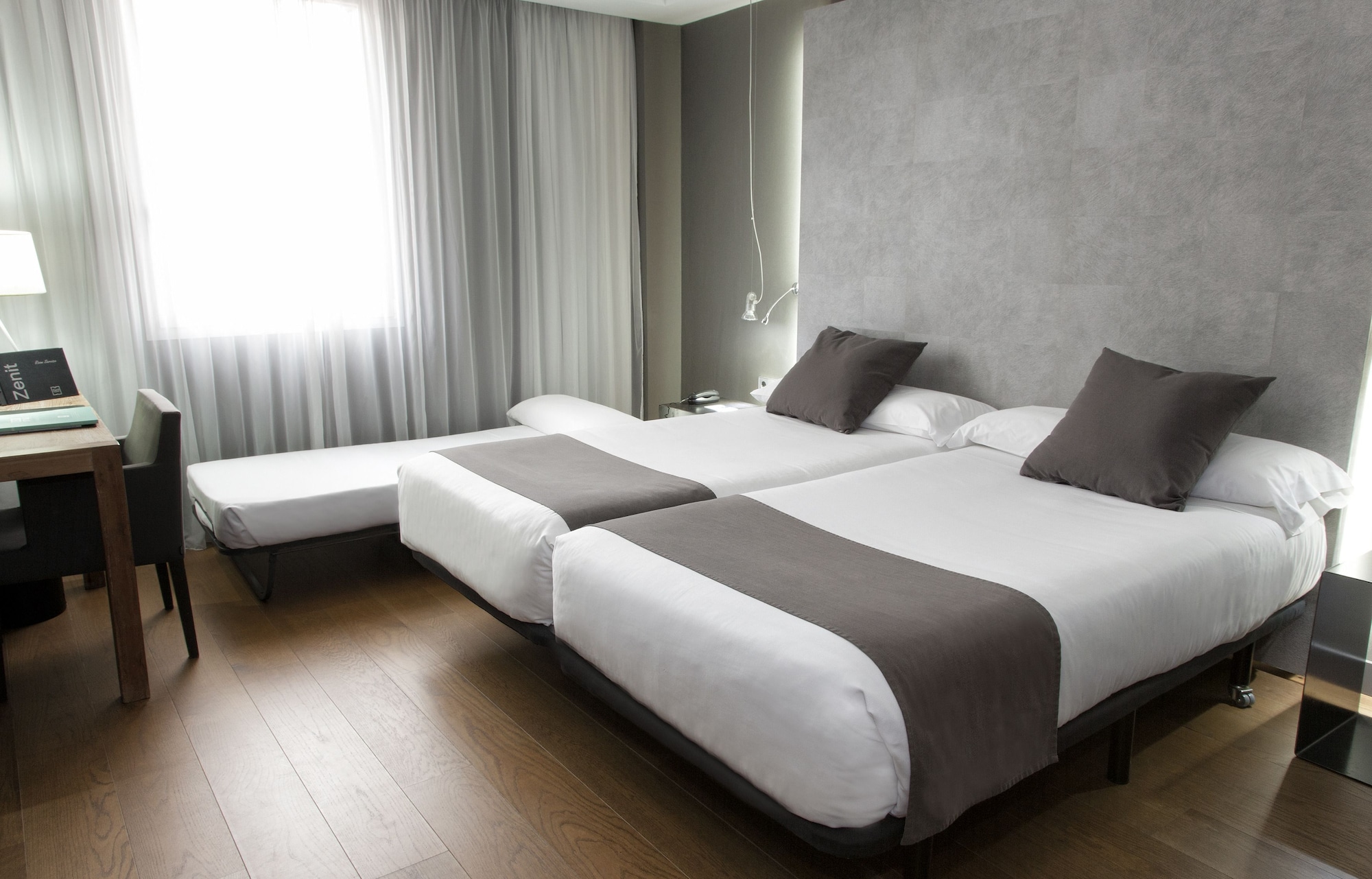 ROOM, TRIPLE
