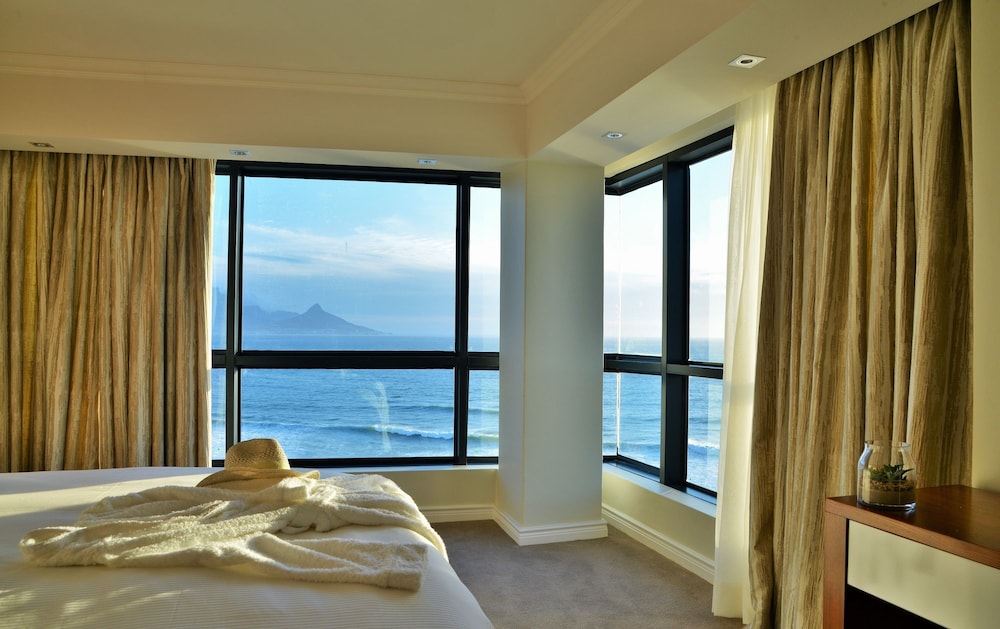 Blaauwberg Beach Hotel 56/100