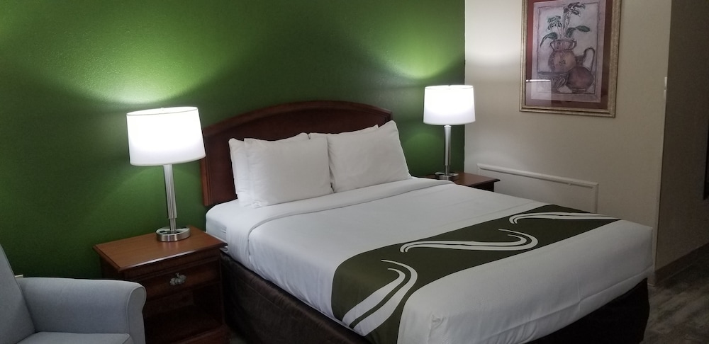 Quality Inn Pelham I-65 Exit 246 16/38