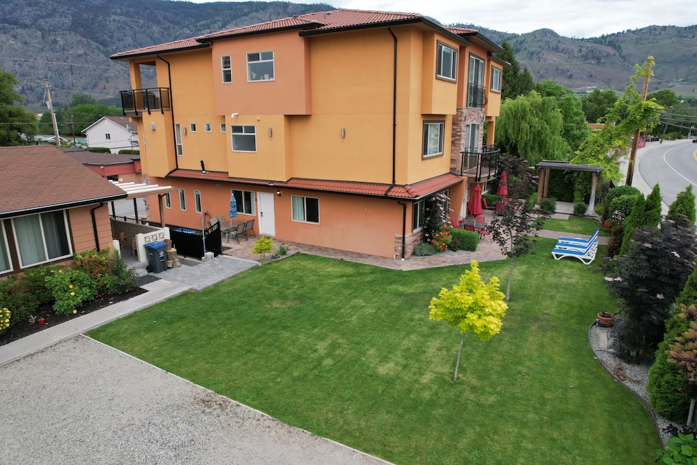 Sahara Courtyard Inn 63/70