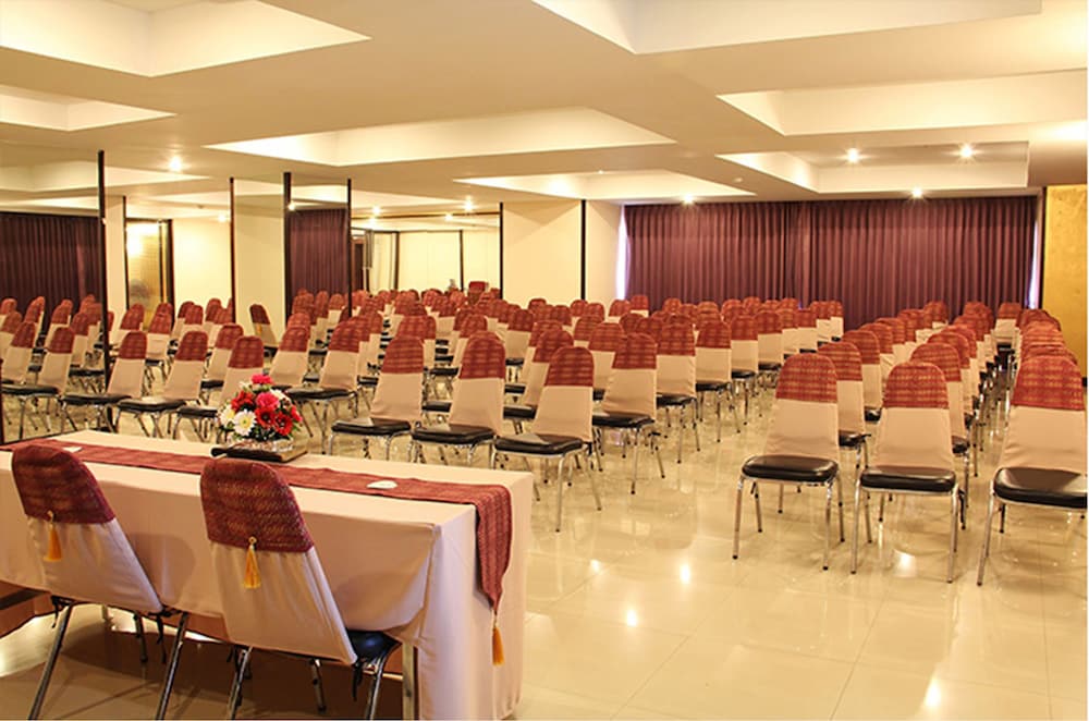 Maninarakorn Hotel 38/49