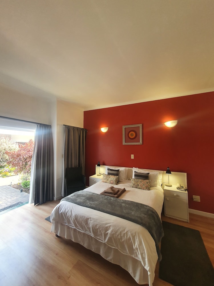 The Langholm Hotel 5/44