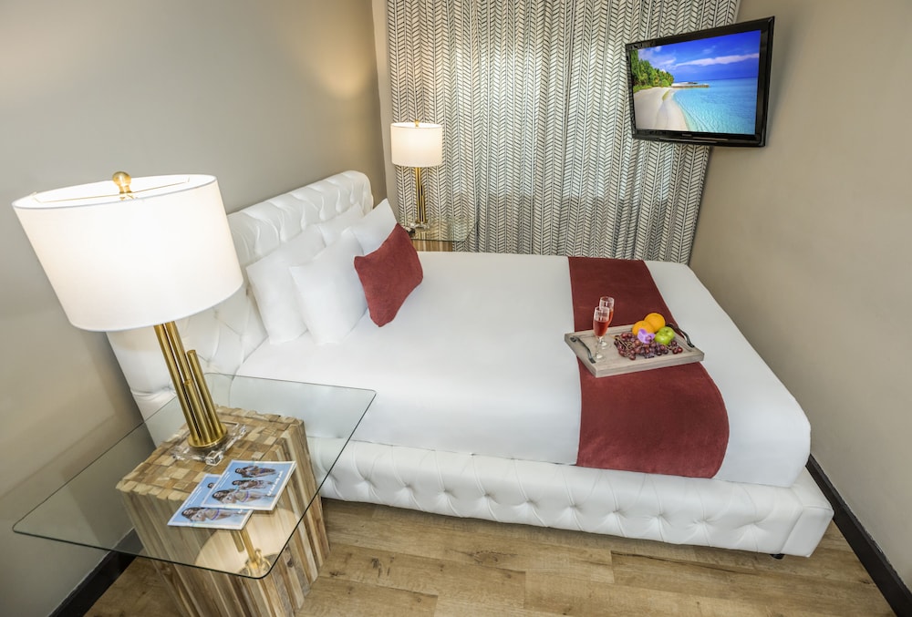 Metropole Suites South Beach 35/77