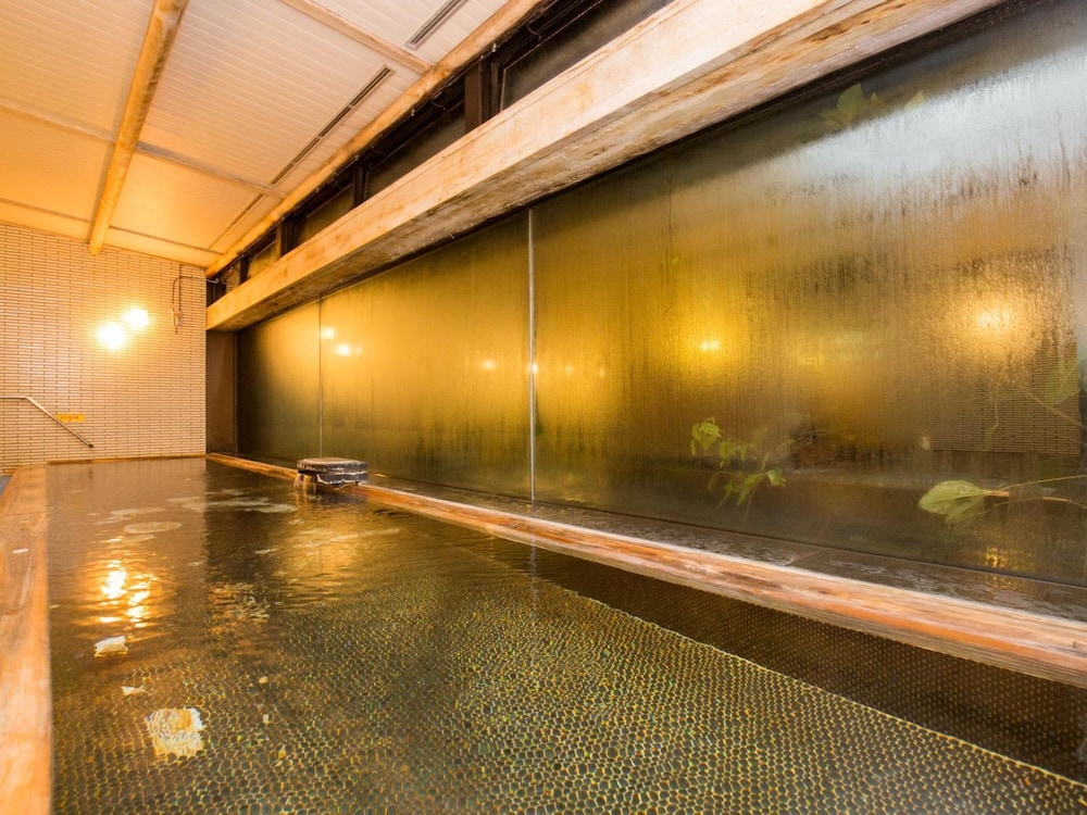 SOUTHERN CROSS RESORT 27/68
