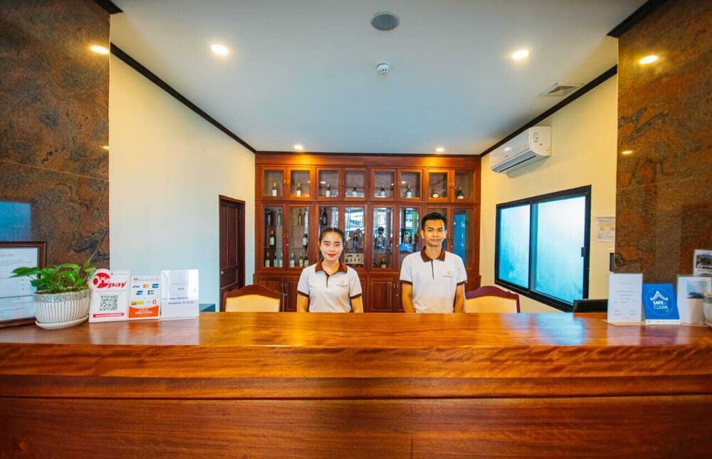 Sisombat Plaza Hotel 58/71