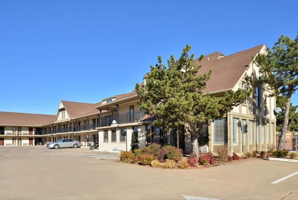 Executive Inn 2/28