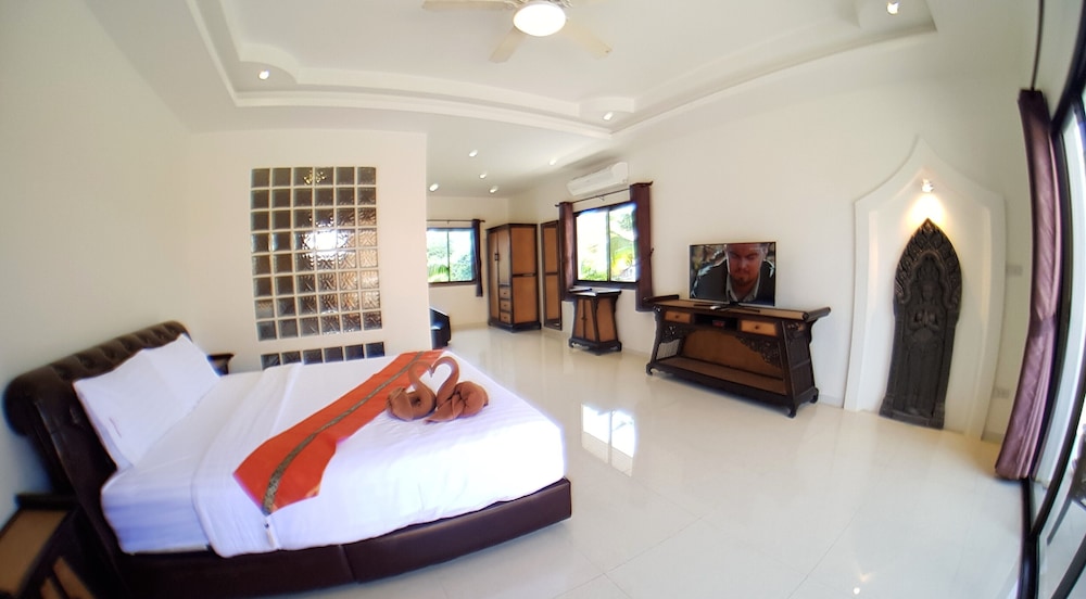 Hide Land Pattaya - Luxurious Tropical Villa 13/97