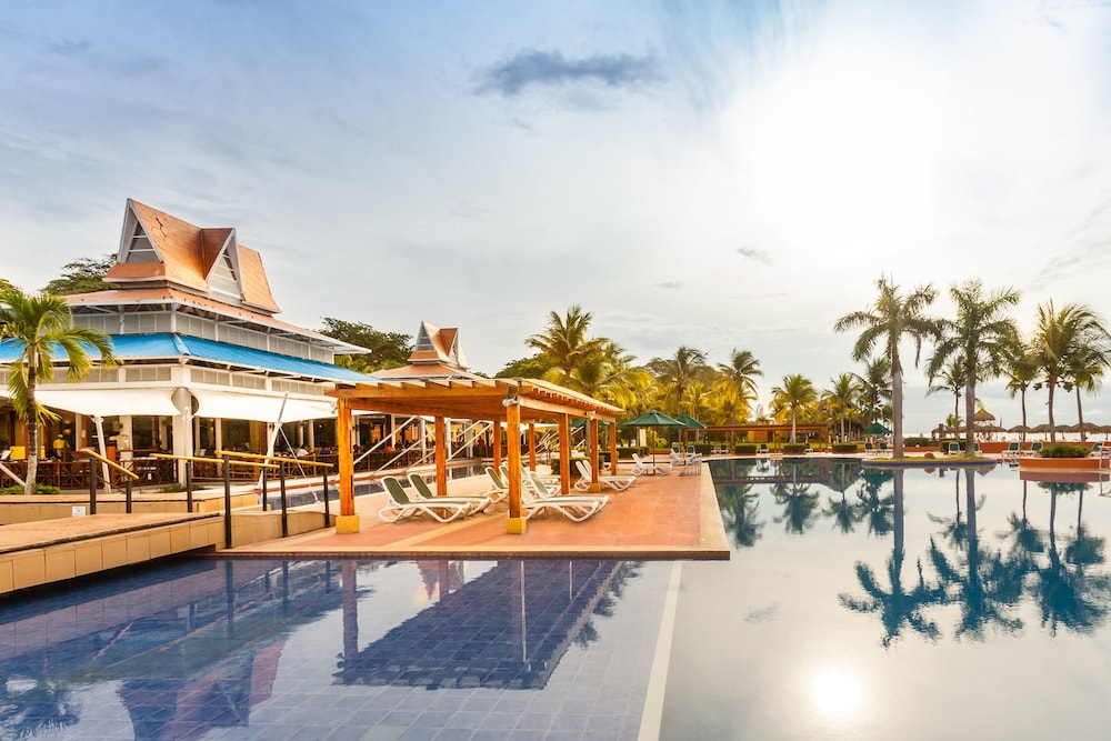 Grand Decameron Panama, A Trademark All Inclusive Resort 4/70
