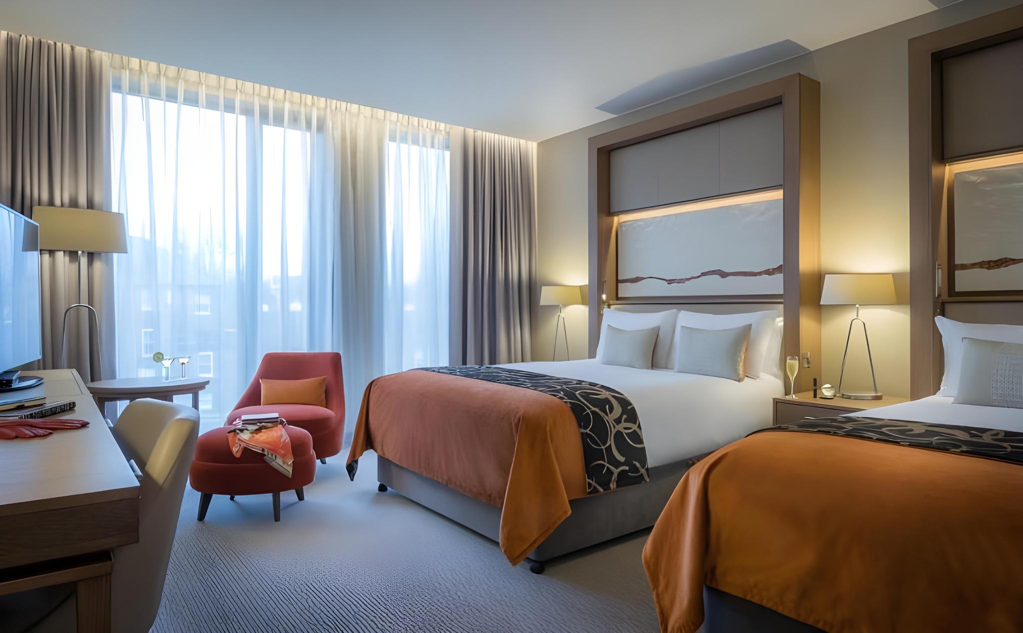 Room at Clayton Hotel Chiswick, LONDON