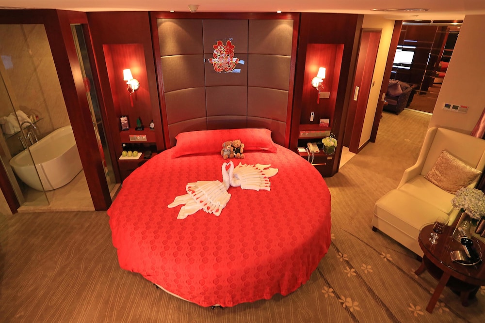 Ramada by Wyndham Longyan 20/55