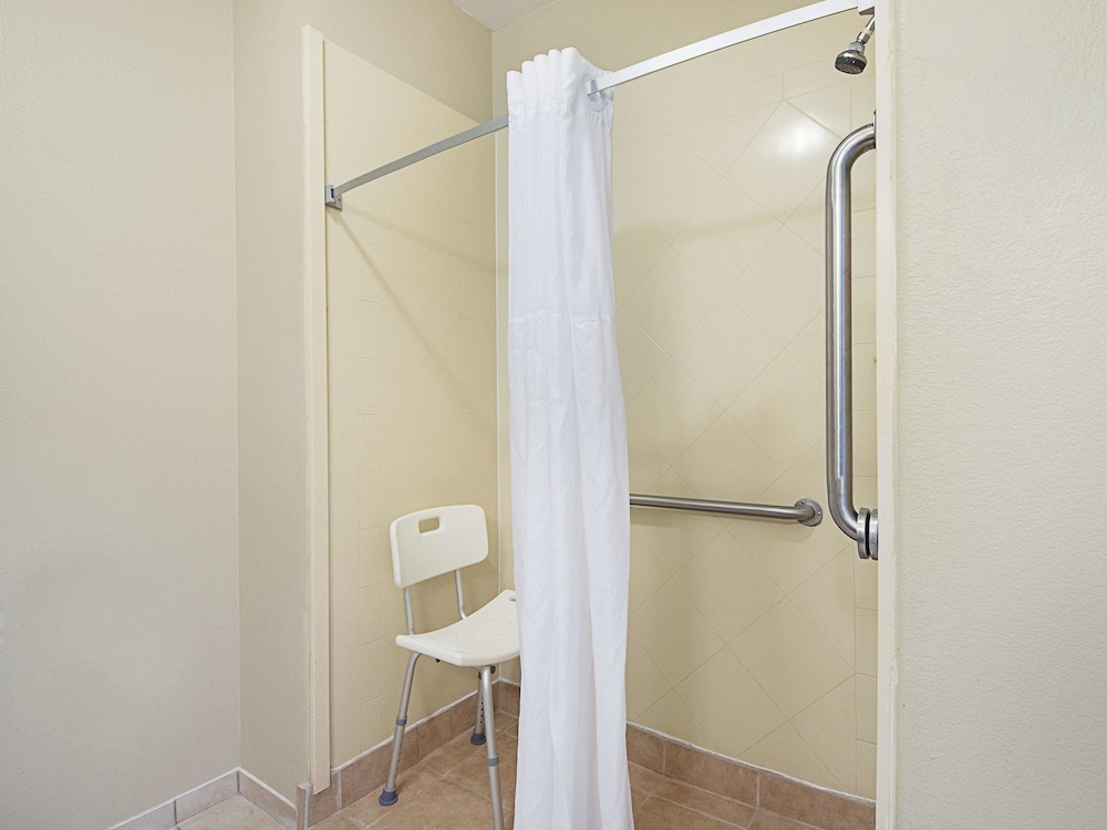 La Quinta Inn & Suites Mathis 26/27