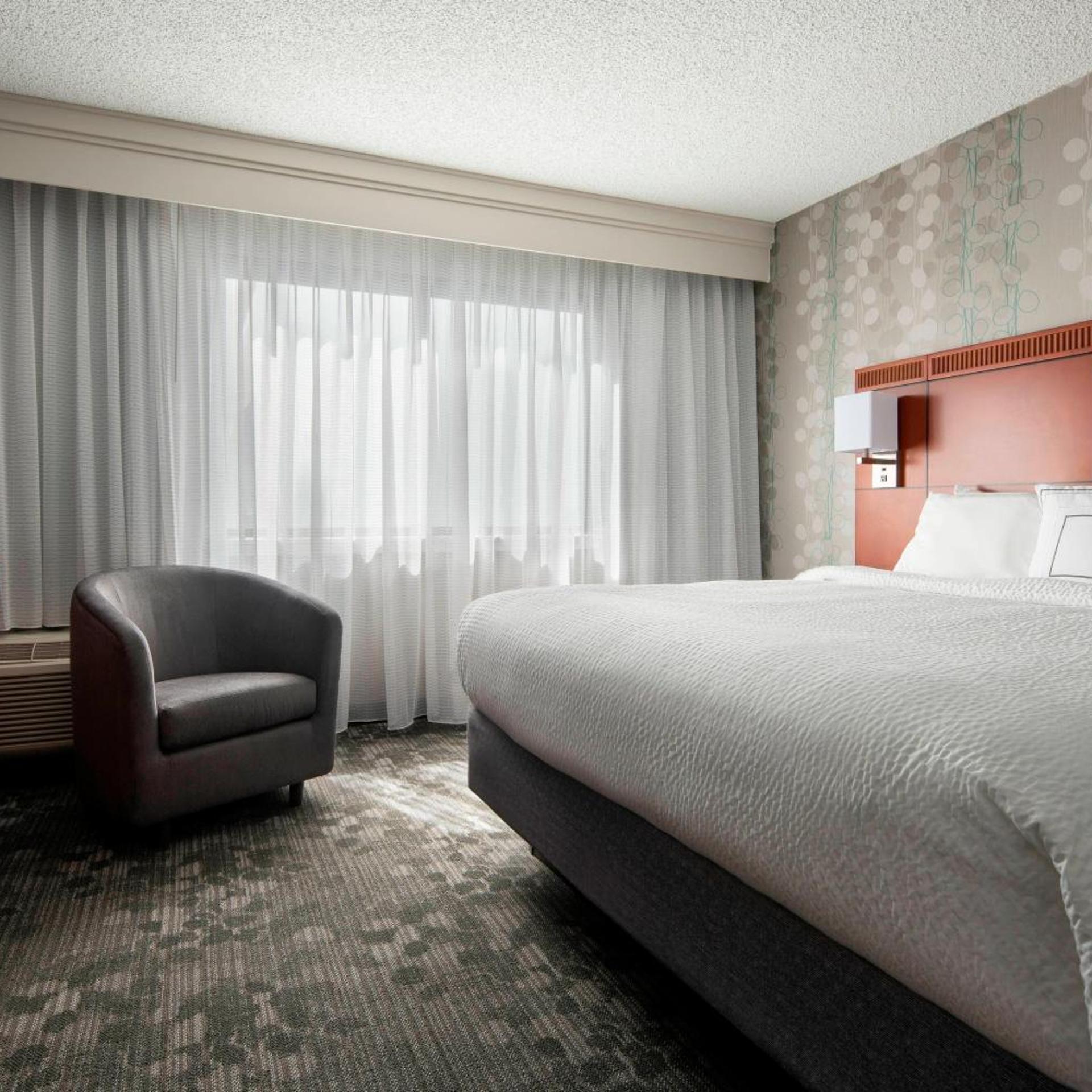Suite, King Bed, Sofa, Accessible