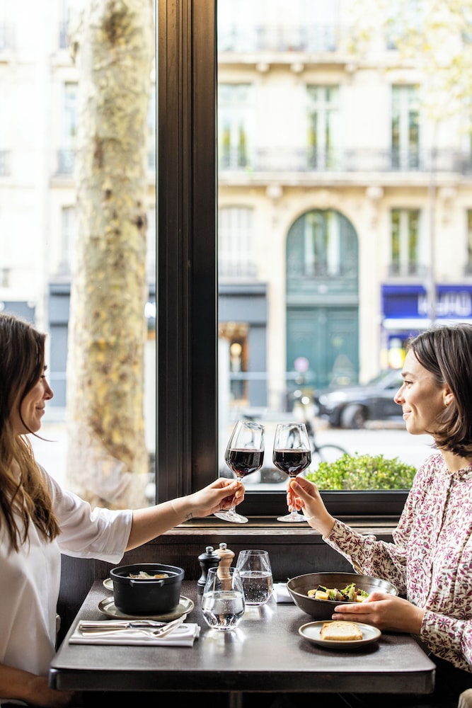 Hyatt Paris Madeleine 54/72