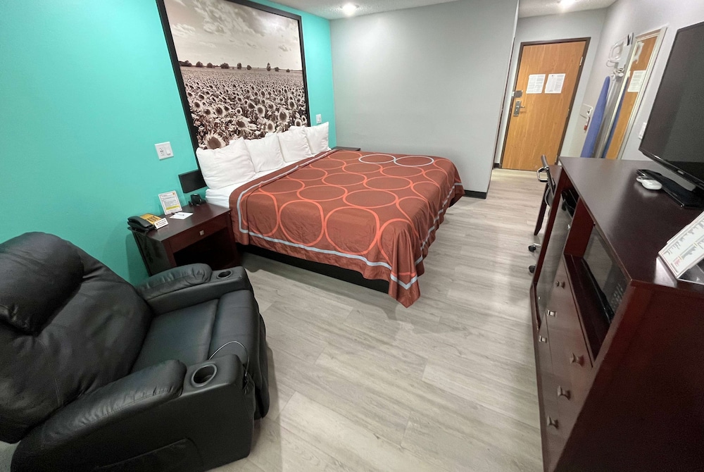 غرفة قياسية بسرير كينج، Super 8 By Wyndham Emporia 9/10