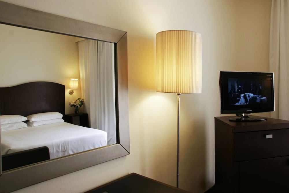 Felix La Coluccia Hotel 25/67