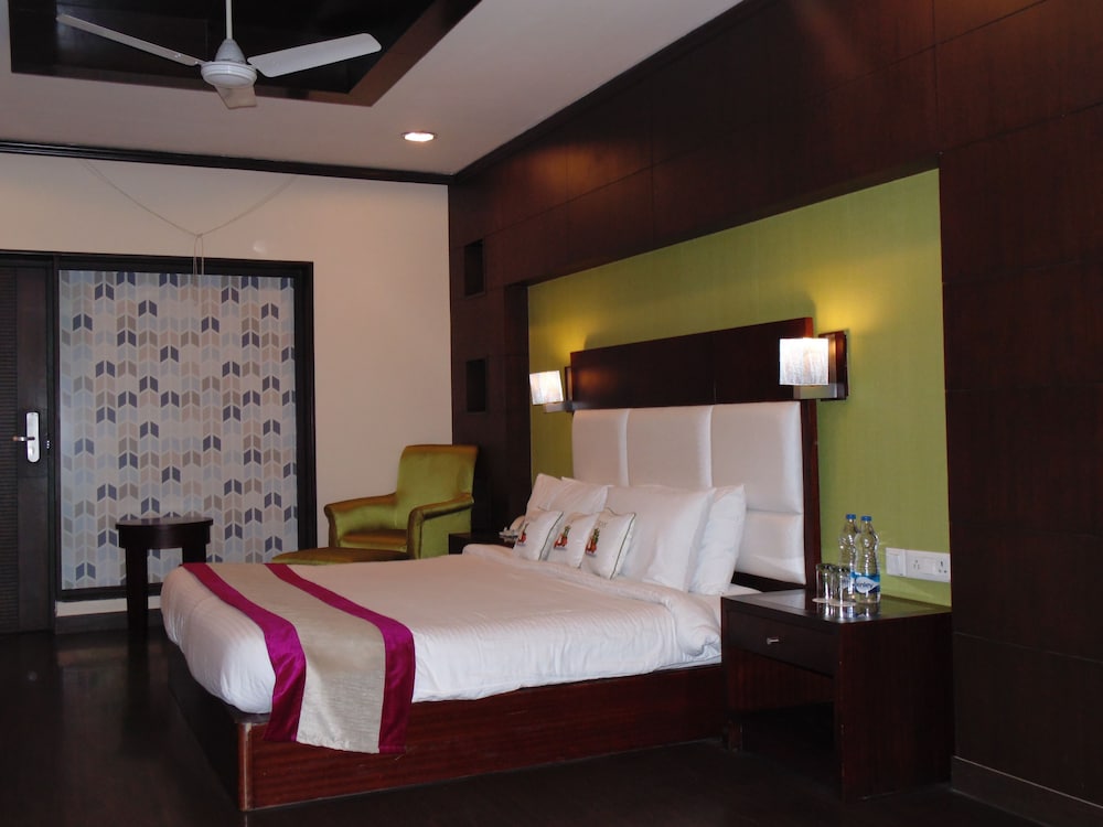 Hotel Saurabh Candy By Peppermint 15/39