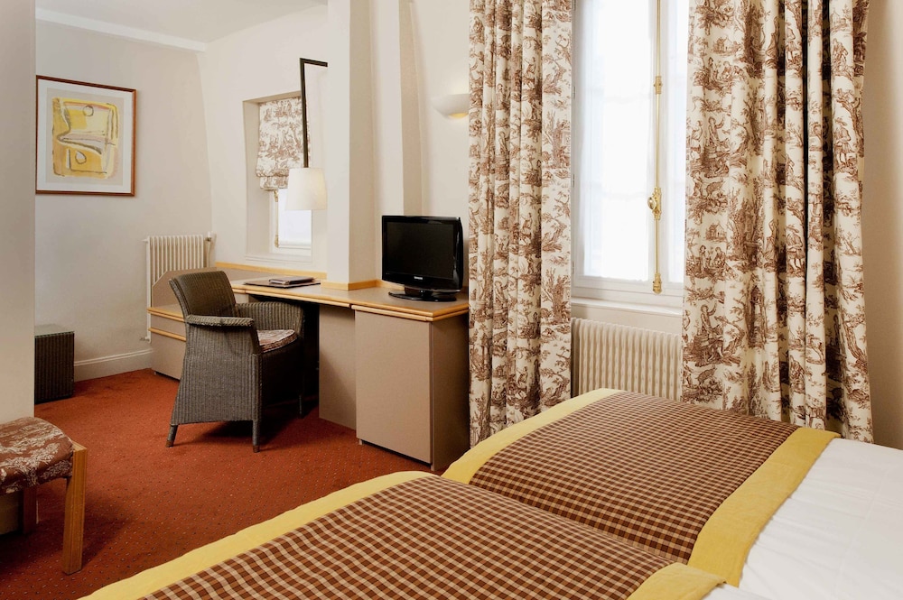 HOTEL DE LUTECE 31/40
