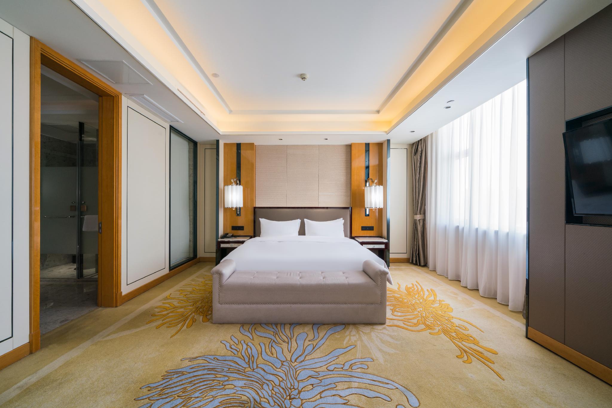 Deluxe, Queen Bed