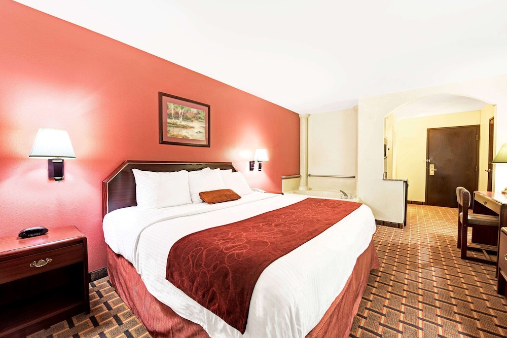Days Inn by Wyndham Dallas Plano 8/31