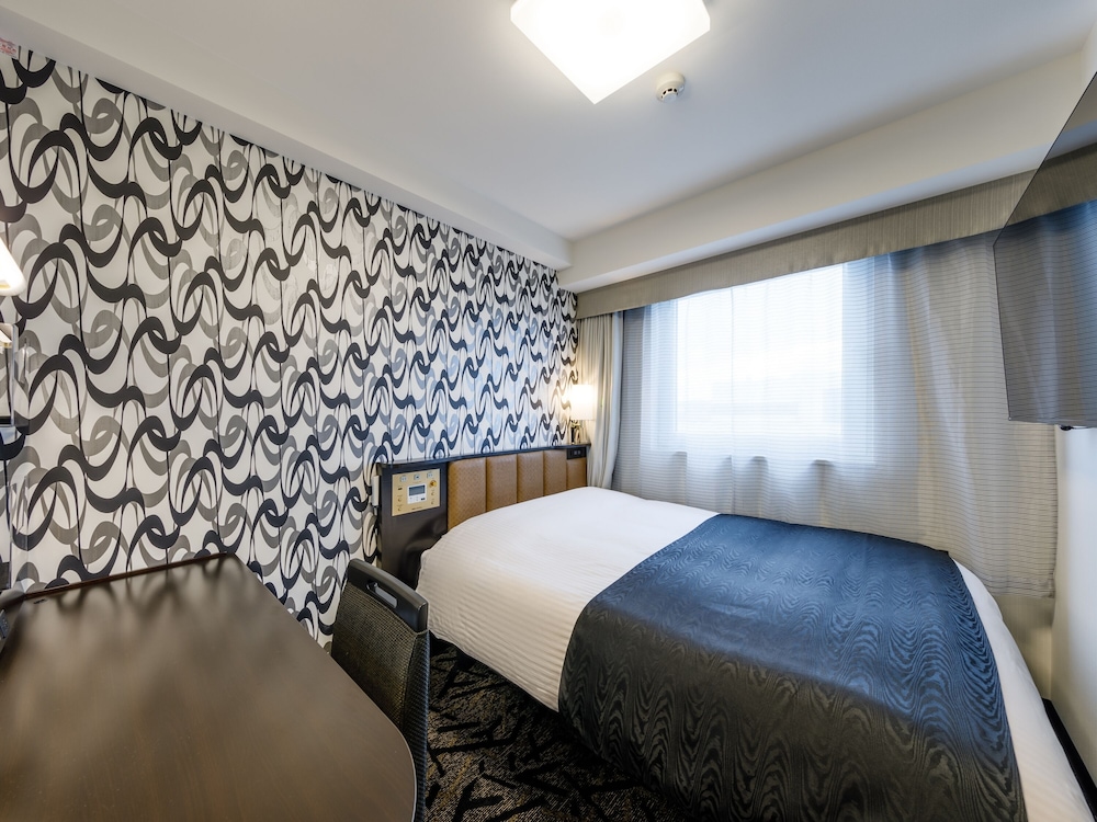 ROOM, DOUBLE BED