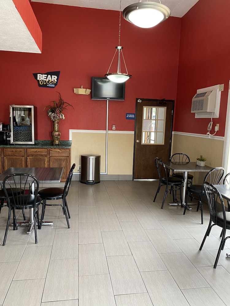 Travelodge by Wyndham La Porte/Michigan City Area 10/50