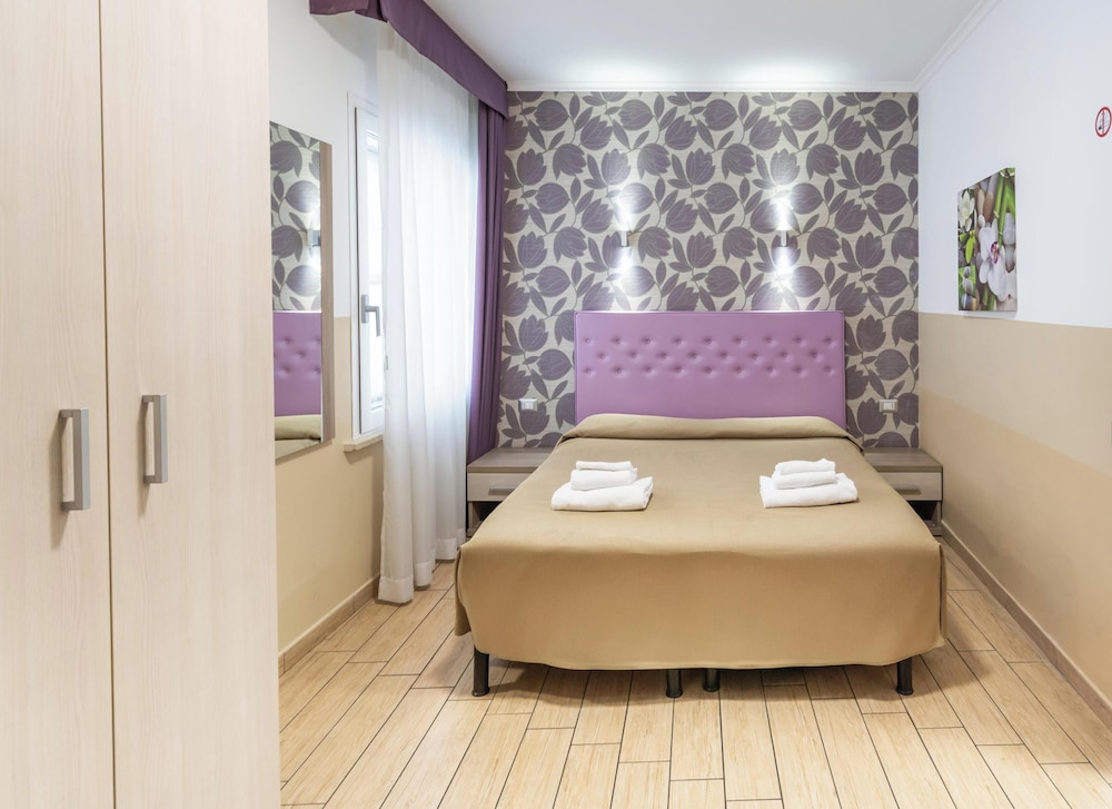 Hotiday Room Collection - Rome Barberini 48/49