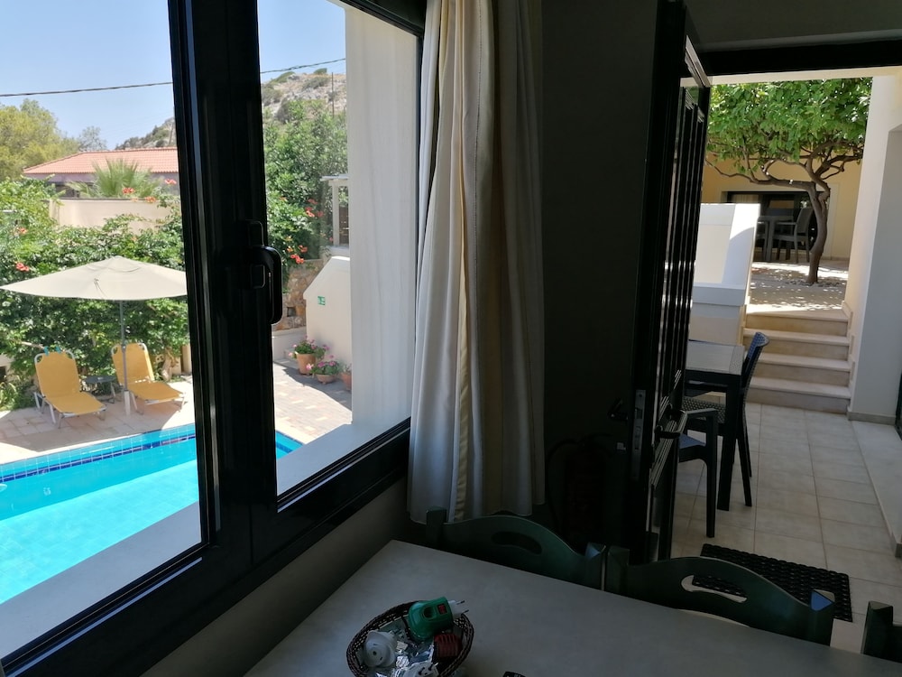 Villiana Holiday Apartments 50/50