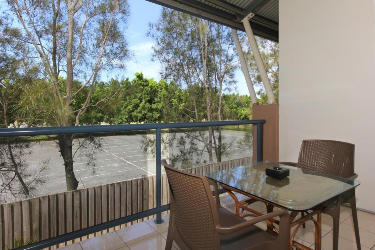 Novena Palms Motel 12/20