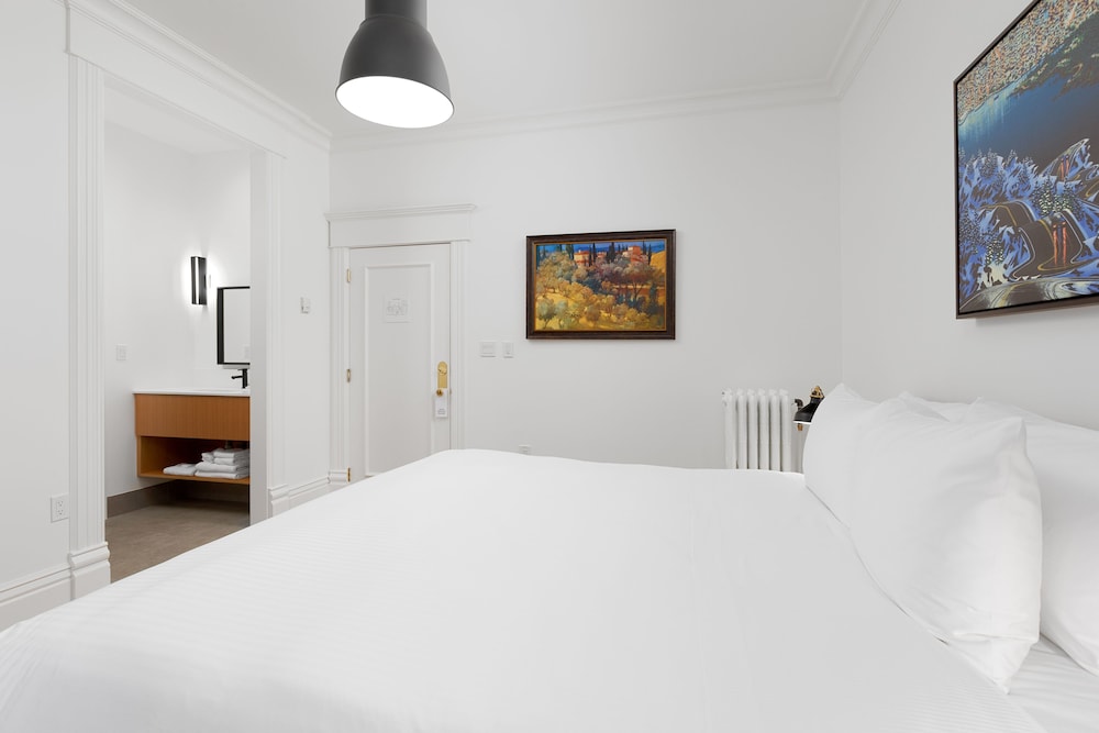 LEGACY, KING BED