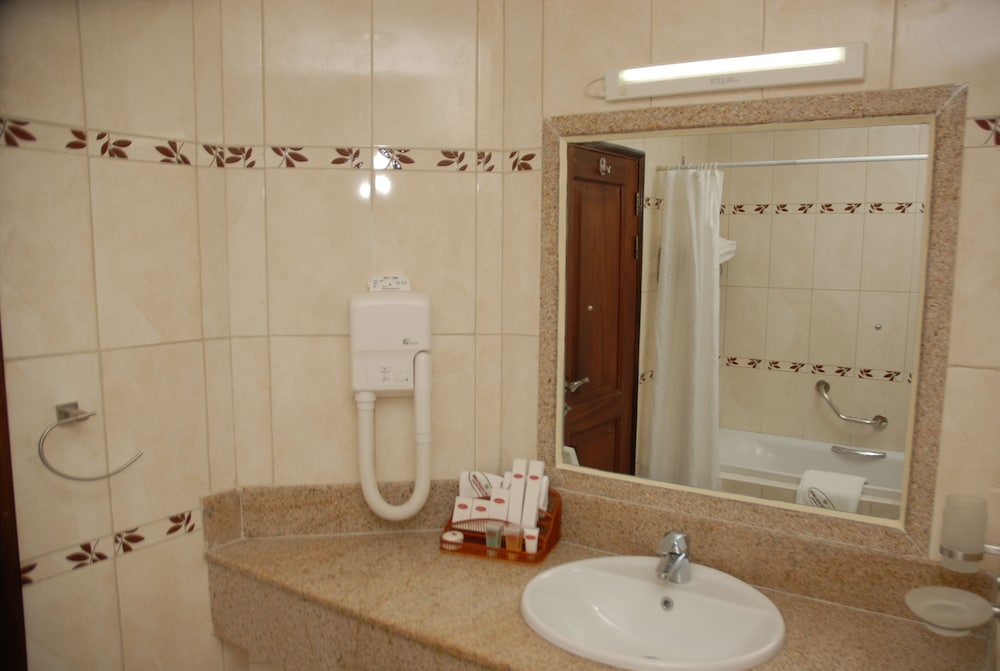 MBALE RESORT HOTEL LIMITED 48/49