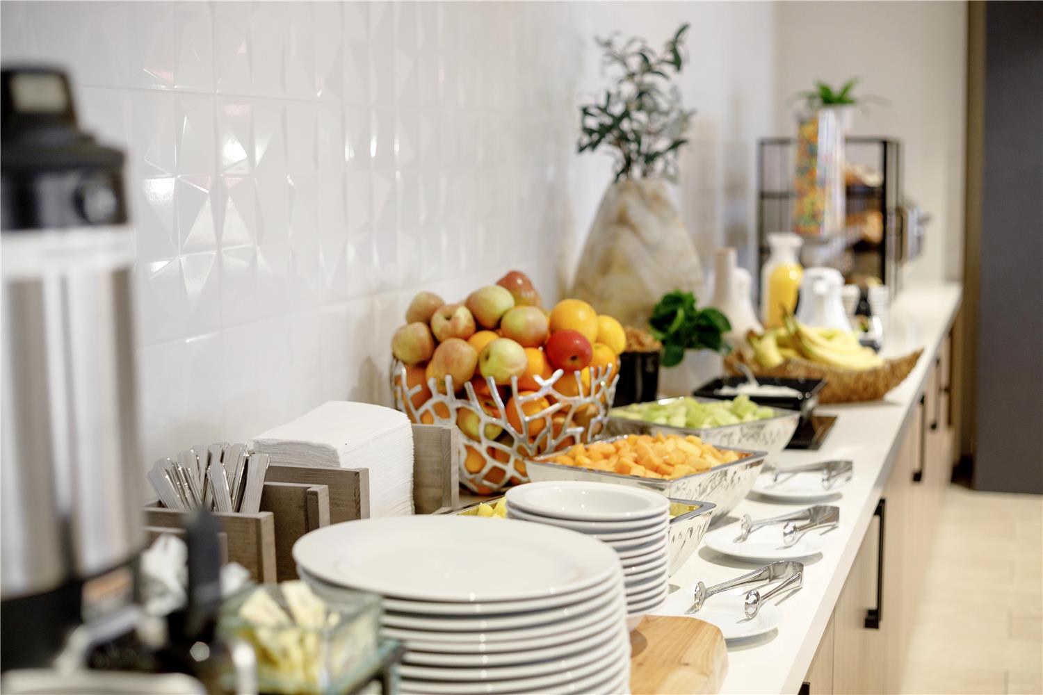 Hilton Garden Inn LAX Los Angeles Airport 59/60