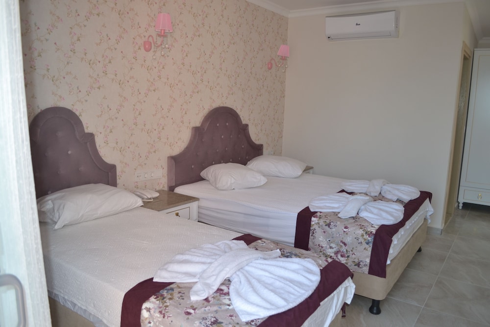 Turk Hotel 12/46