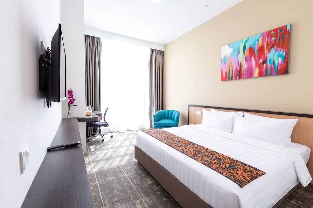 HOTEL 7 SURIA 15/40